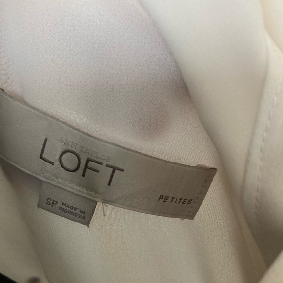 Ptp 18” LOFT White Floral Ruffled Bottom Tank Top - Picture 3 of 4